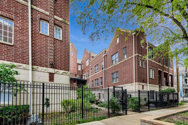 3955 N Hermitage Ave in Chicago, IL - Building Photo - Building Photo