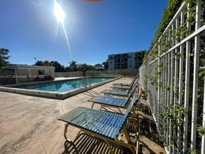 631 NW 79th Ter, Unit 203 in Pembroke Pines, FL - Building Photo - Building Photo