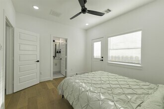 316 Thornton Rd in Houston, TX - Building Photo - Building Photo