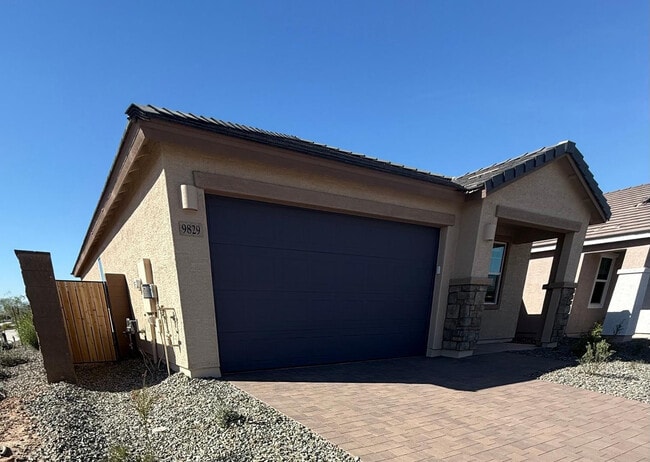 9829 W Monterey Way in Avondale, AZ - Building Photo - Building Photo