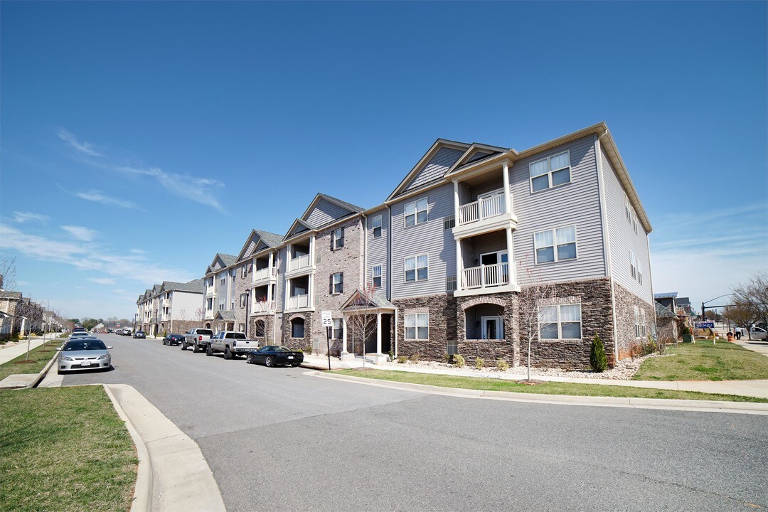 120 Portico Street-Unit -204 in Lynchburg, VA - Building Photo