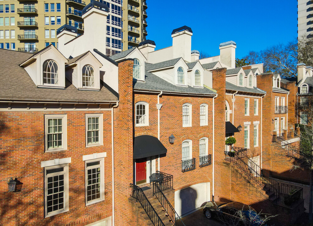 2600 Peachtree Rd NW in Atlanta, GA - Building Photo