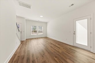 801 Twin Rivers Dr in Charleston, SC - Building Photo - Building Photo