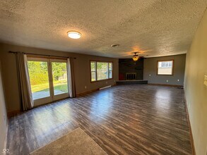 902 E Bunker Hill Rd in Mooresville, IN - Building Photo - Building Photo