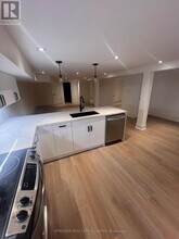 15 Addington Crescent in Brampton, ON - Building Photo - Building Photo