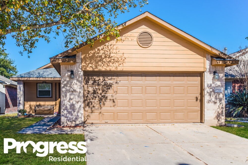 19938 Sycamore Valley Dr in Cypress, TX - Building Photo