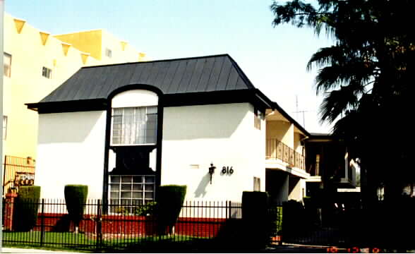 816 N. Hudson Drive, in Los Angeles, CA - Building Photo - Building Photo