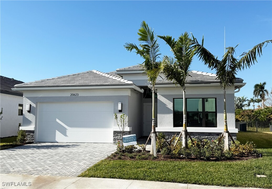 20623 Fair Oak Ln in Estero, FL - Building Photo