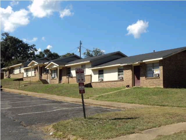 Magnolia Apartments in Evergreen, AL - Building Photo