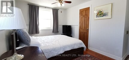 19 Shoreline Pl in Georgina, ON - Building Photo - Building Photo