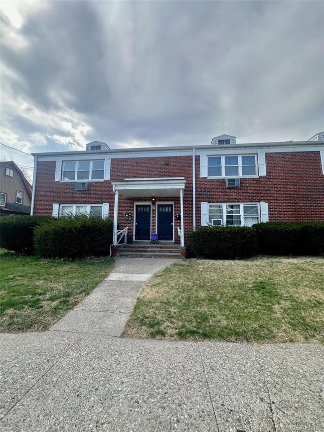 property at 35 Prairie Ave