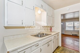 2103-2103 S Old Manor Rd in Wichita, KS - Building Photo - Building Photo