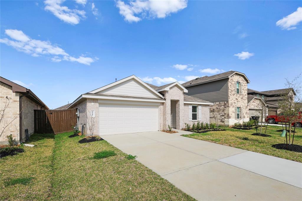 15243 Mayflower St in New Caney, TX - Building Photo