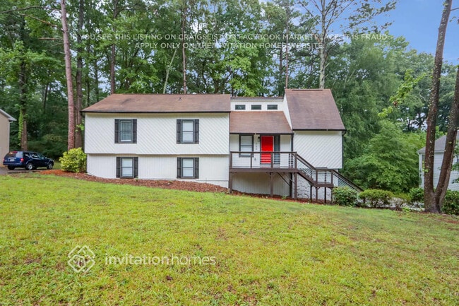 799 Lost Creek Cir in Stone Mountain, GA - Building Photo - Building Photo