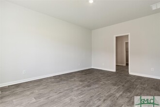 120 Seagrass Wy in Bloomingdale, GA - Foto de edificio - Building Photo