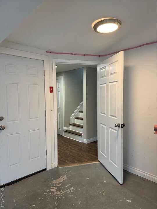 5 Dewey Rd in Commack, NY - Building Photo