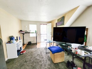 2644 E Lawn Ct in Madison, WI - Building Photo - Building Photo
