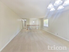 2574 Northbrook Rd in Snellville, GA - Foto de edificio - Building Photo