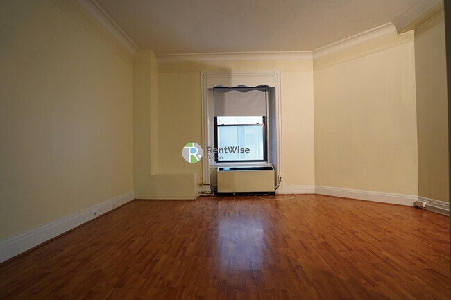 62 Boylston St, Unit 225 in Boston, MA - Building Photo - Building Photo