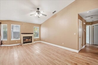 8138 Sonoma Hills Way in Sacramento, CA - Building Photo - Building Photo