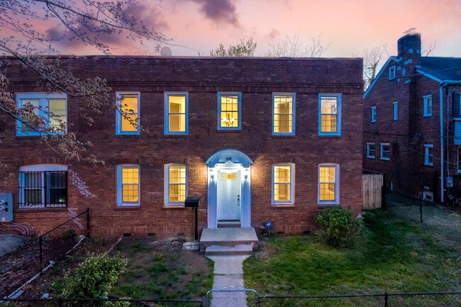537 Newcomb St SE #201, Unit 4