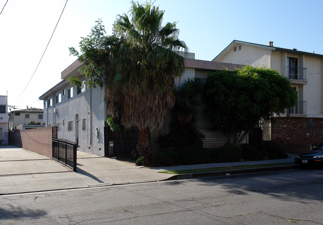 11500 Menlo Ave in Hawthorne, CA - Building Photo