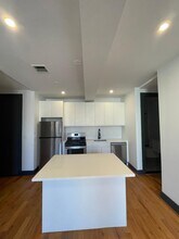 568 Communipaw Ave, Unit 202 in Jersey City, NJ - Building Photo - Building Photo