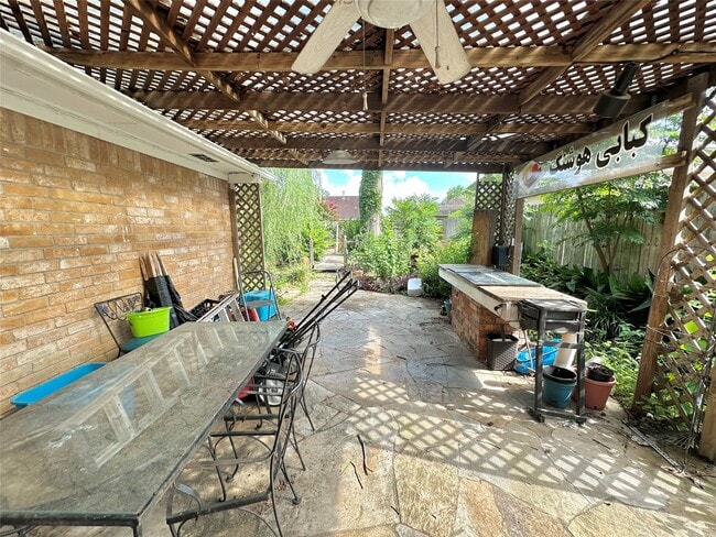 property at 1765 Hialeah Dr