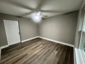 16146 Wallace St in Umatilla, FL - Building Photo - Building Photo