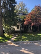 2506 33rd Ave in Rock Island, IL - Building Photo - Building Photo