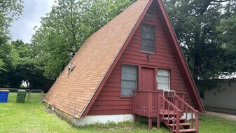 8317 Redonda St in White Settlement, TX - Building Photo