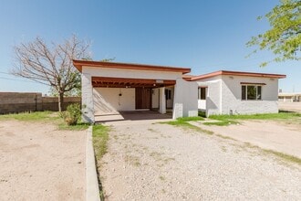 1502 Campbell Pl in Alamogordo, NM - Building Photo - Building Photo