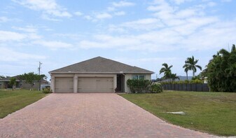 336 NW 15th Terrace in Cape Coral, FL - Building Photo