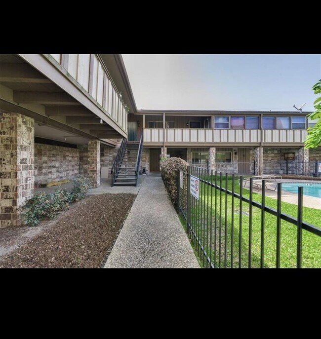 property at 2574 Marilee Ln
