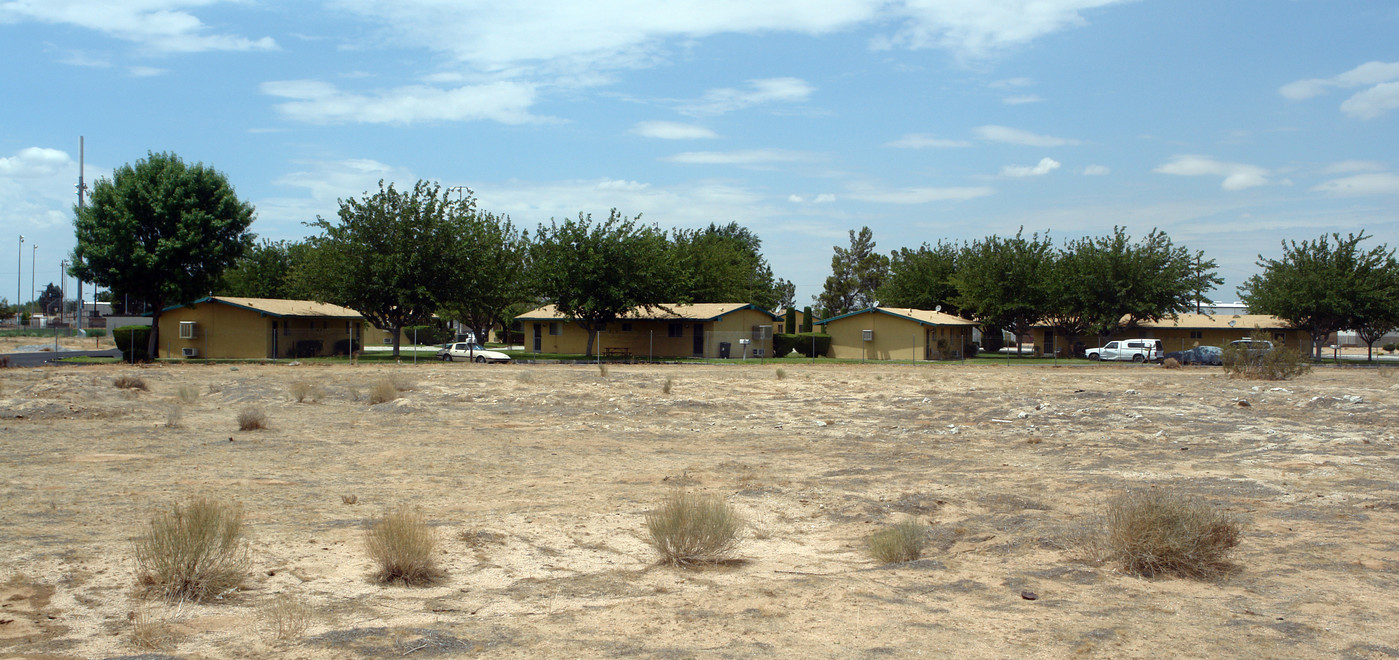 21905 Powhattan Rd in Apple Valley, CA - Building Photo