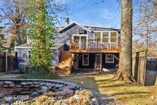 1387 Valley Rd in Long Hill, NJ - Building Photo