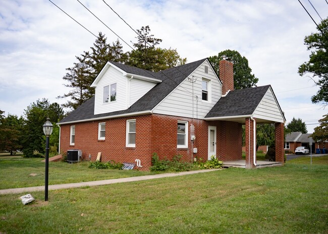 property at 3950 Locust Grove Rd