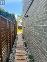 37 Riverside Dr in Welland, ON - Building Photo - Building Photo