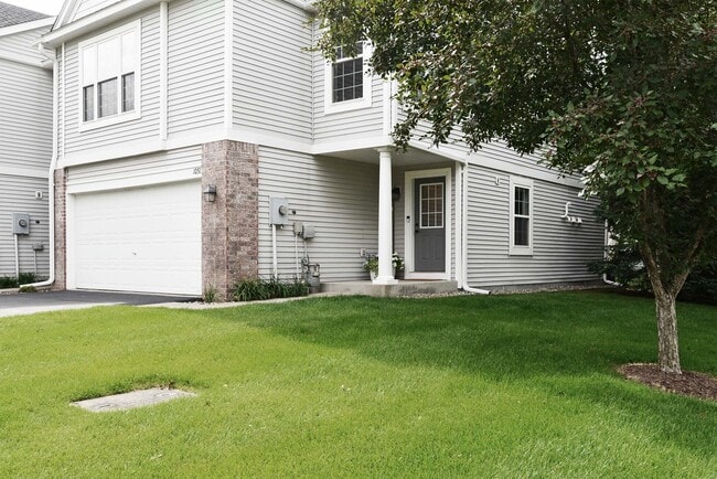 10511 Pond Curv in Woodbury, MN - Building Photo - Building Photo