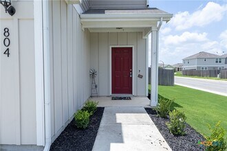 804 Sweetgrass in New Braunfels, TX - Building Photo - Building Photo