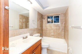 10816 Leeds Rd in Port Richey, FL - Building Photo - Building Photo