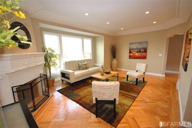 1643 Moraga St, Unit Upper Level in San Francisco, CA - Foto de edificio - Building Photo