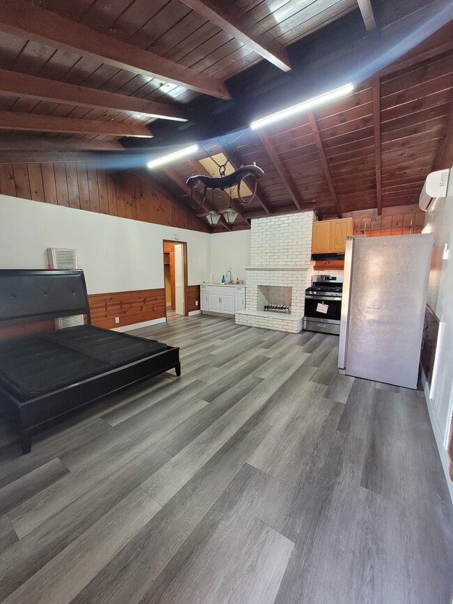 property at 10916 Acacia Ave
