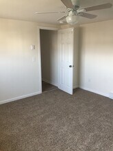236 Main St, Unit REAR in Duryea, PA - Foto de edificio - Building Photo