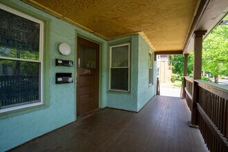 209 Harvard Pl in Syracuse, NY - Building Photo - Building Photo
