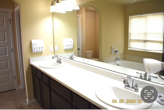 property at 4215 E Roosevelt Ave