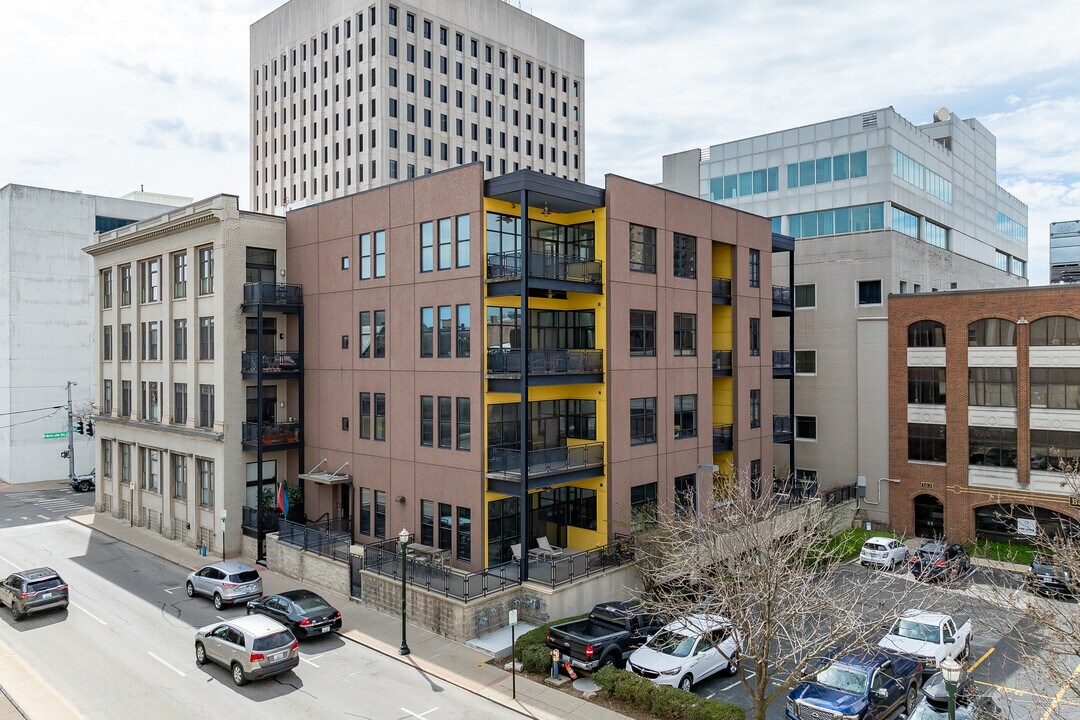 121 N Martin Luther King Blvd in Lexington, KY - Foto de edificio