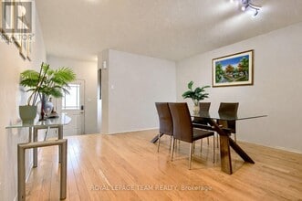 125 Shady Grove St in Ottawa, ON - Building Photo - Building Photo