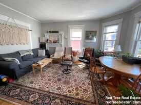 11 Parkton Rd in Boston, MA - Building Photo