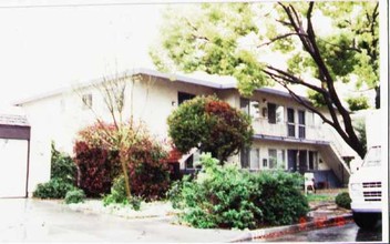 925 Delbert Way in San Jose, CA - Building Photo - Building Photo